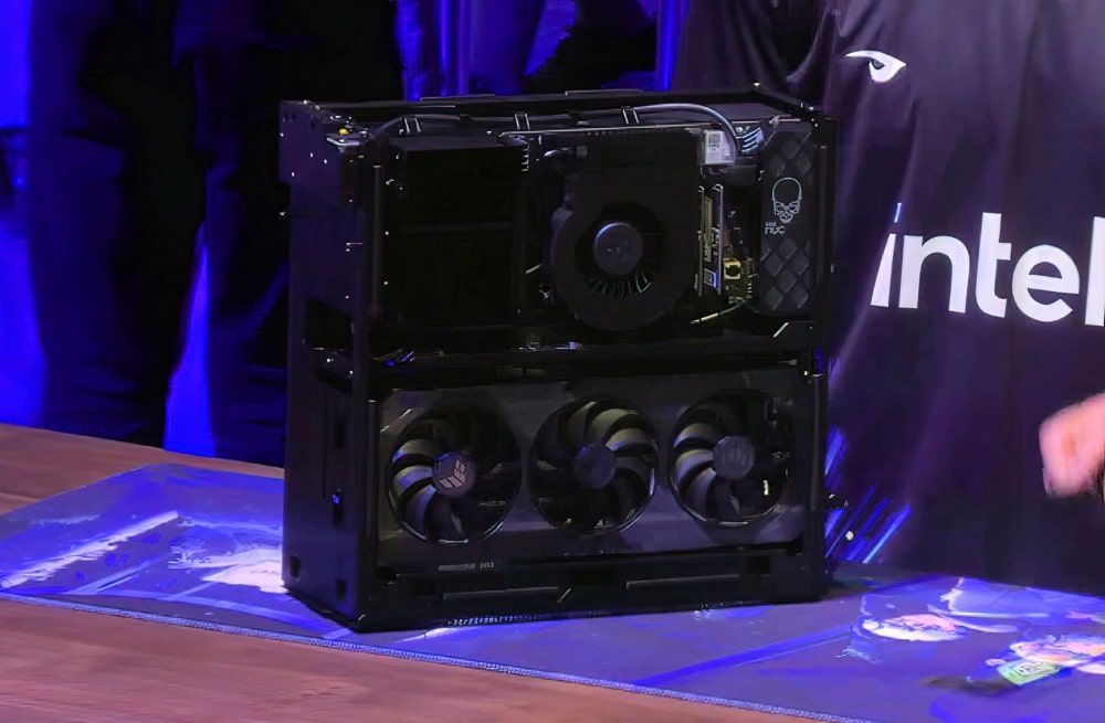 INTEL NUC 13 EXTREME RAPTOR CANYON 1 videocardz 1800x1179 1