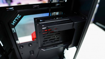 HYTE Y60 Case