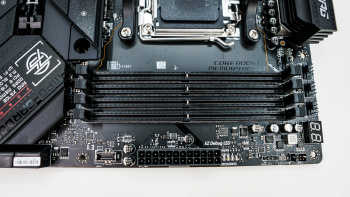 MSI MPG X670E Carbon WiFi Motherboard