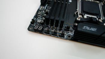 MSI MPG X670E Carbon WiFi Motherboard