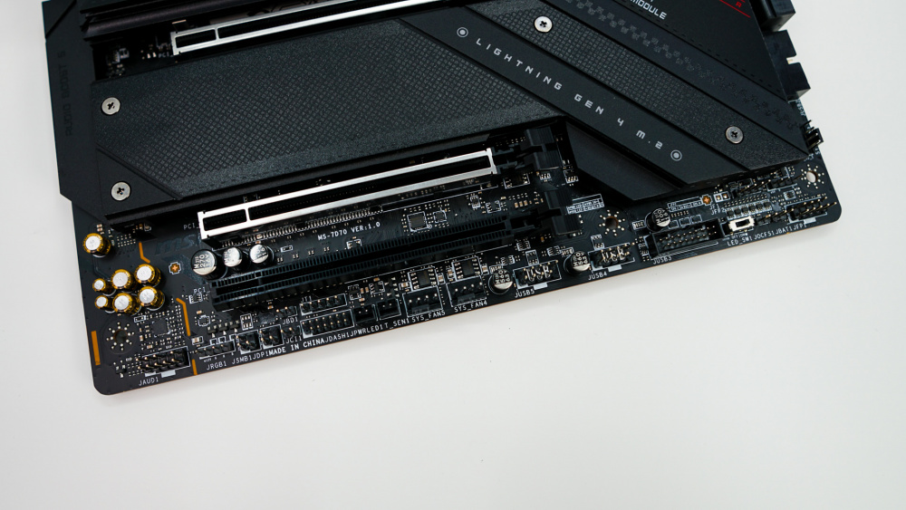 MSI MPG X670E Carbon WiFi Motherboard