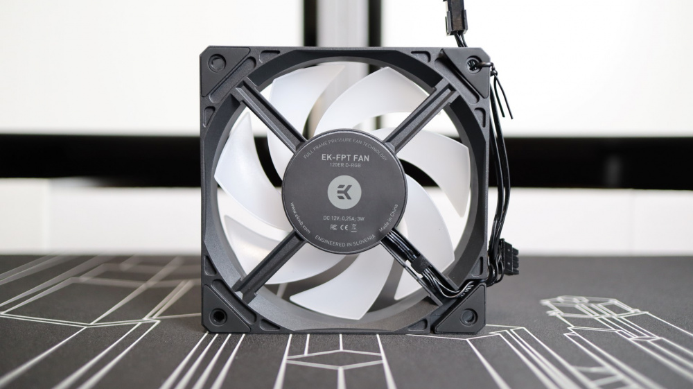 EKWB EK Nucleus AIO CR360 Lux D-RGB