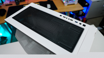 Thermaltake H700 TG Snow Case