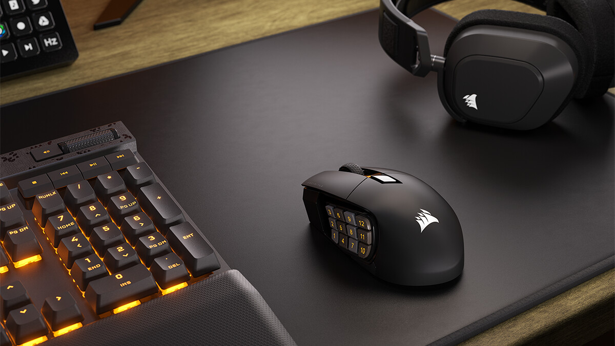 Corsair SCIMITAR ELITE WIRELESS MMO Gaming Mouse