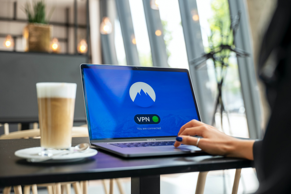 petter lagson NEtFkKuo7VY unsplash