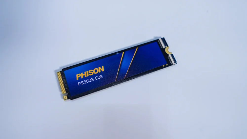 Phison PS5028-E28 Reference Design Gen5 Solid State Drive