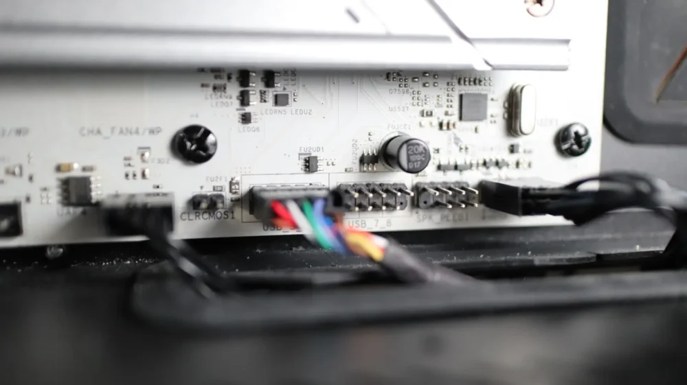 HYTE Powered USB Hub