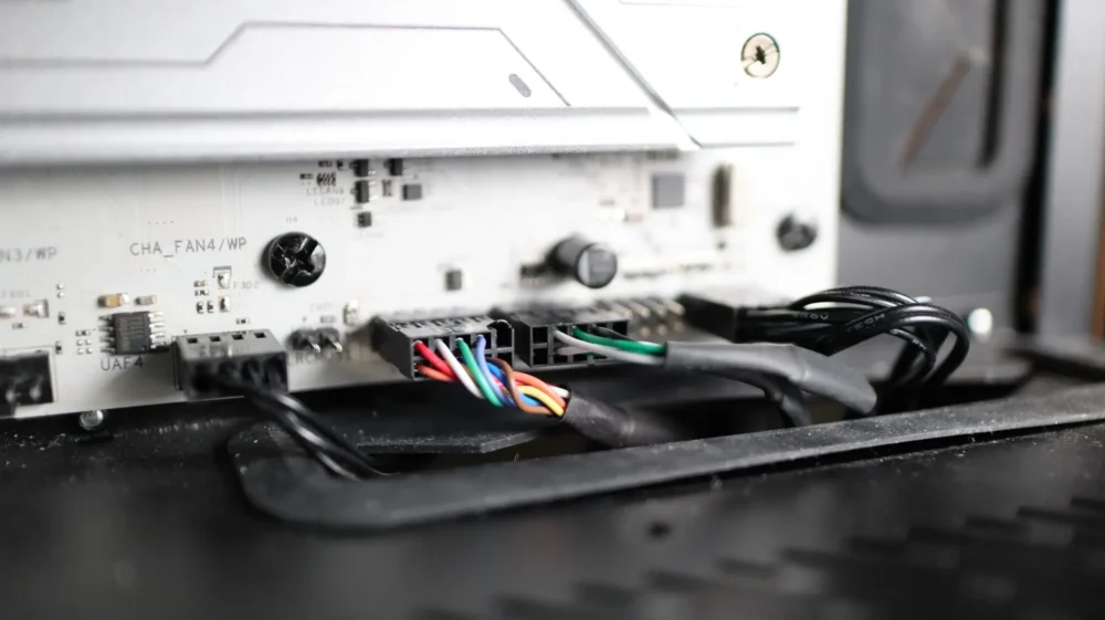 HYTE Powered USB Hub