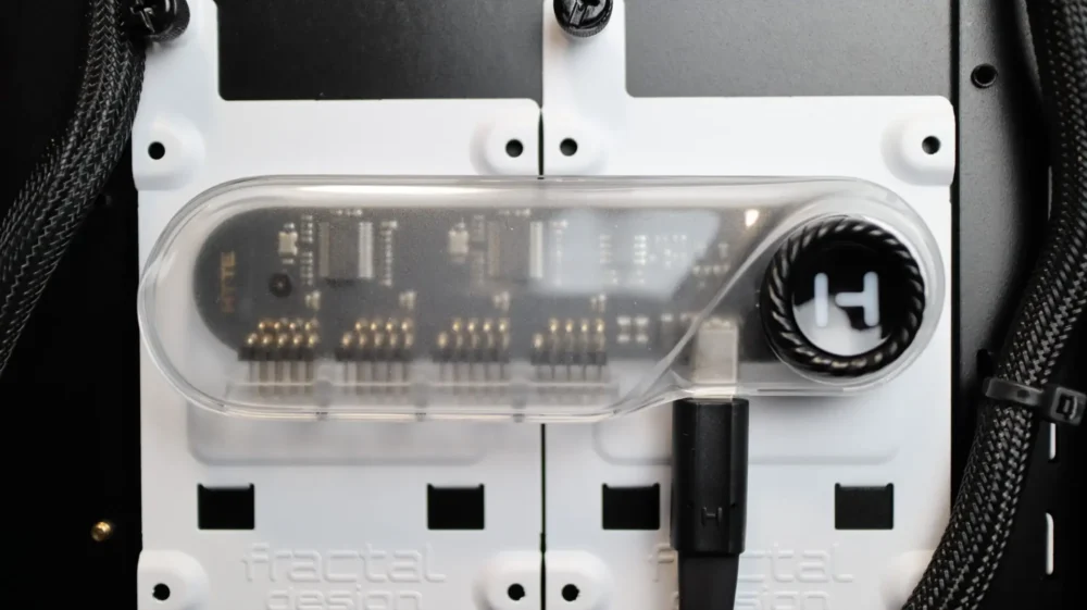 HYTE Powered USB Hub