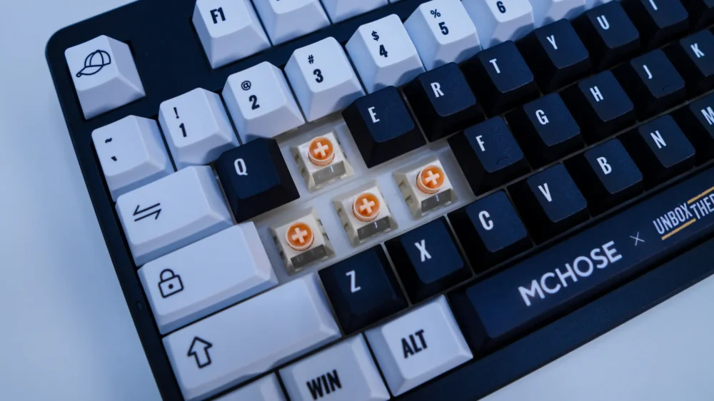 MCHOSE x Unbox Therapy UT98 Mechanical Keyboard