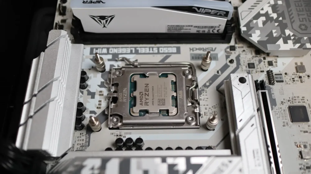 MSI MPG CORELIQUID P13