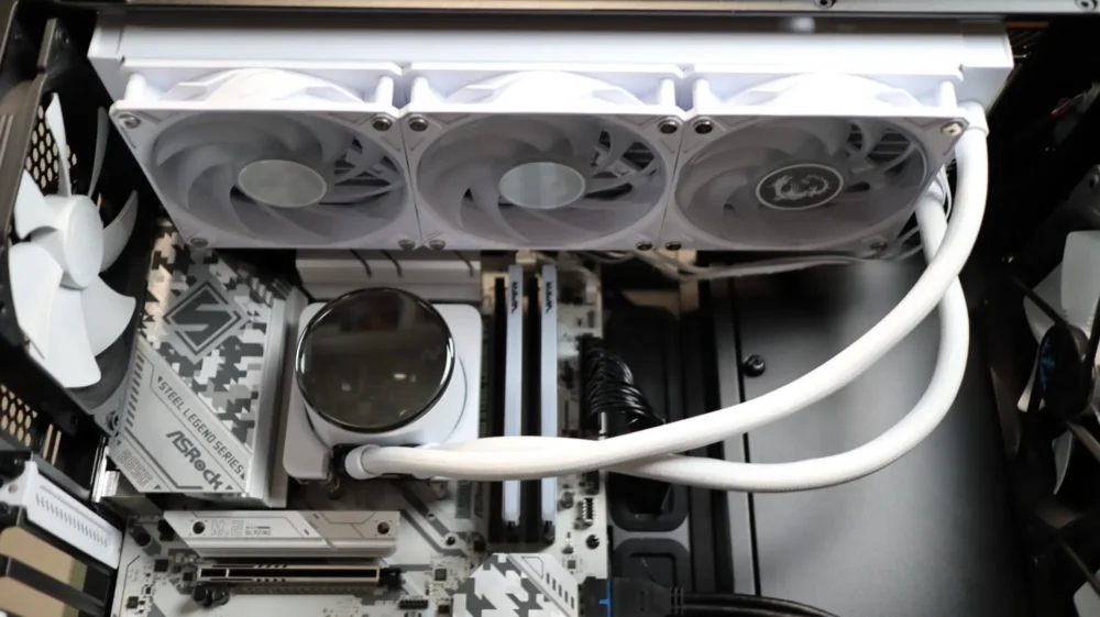 MSI MPG CORELIQUID P13