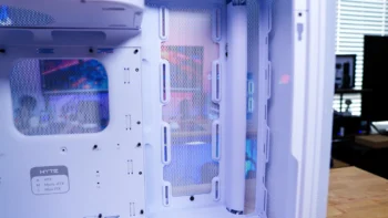 HYTE X50 PC Case