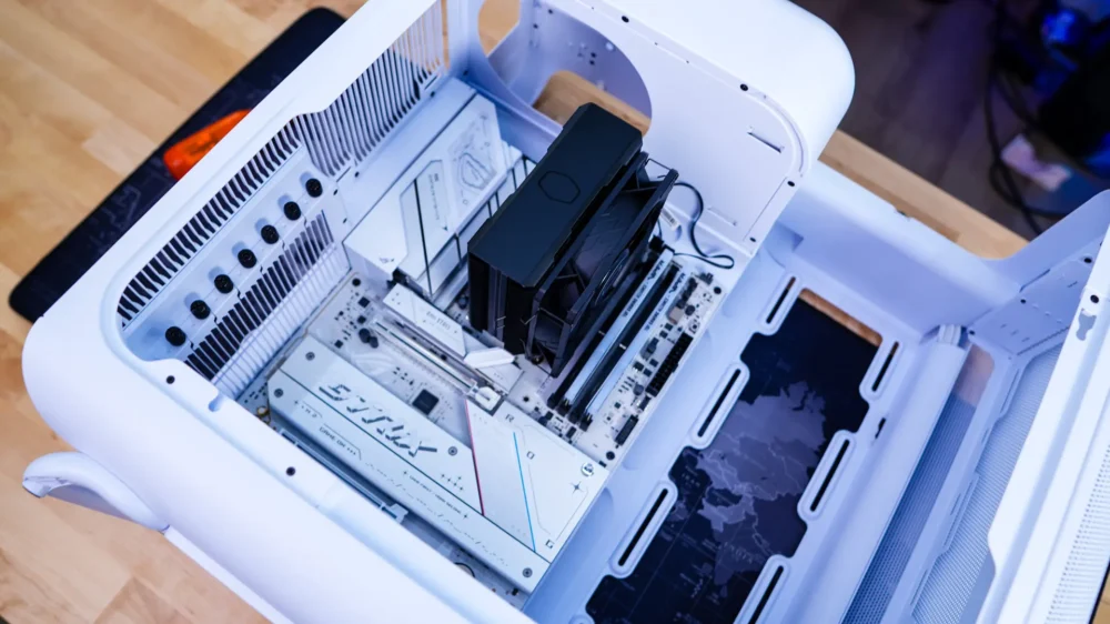 HYTE X50 PC Case