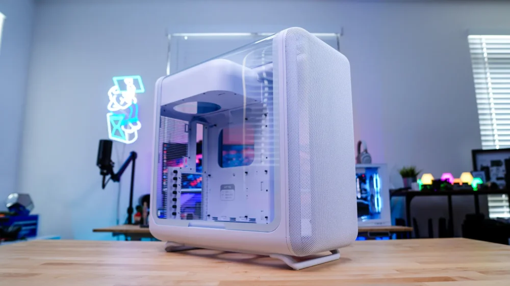 HYTE X50 PC Case