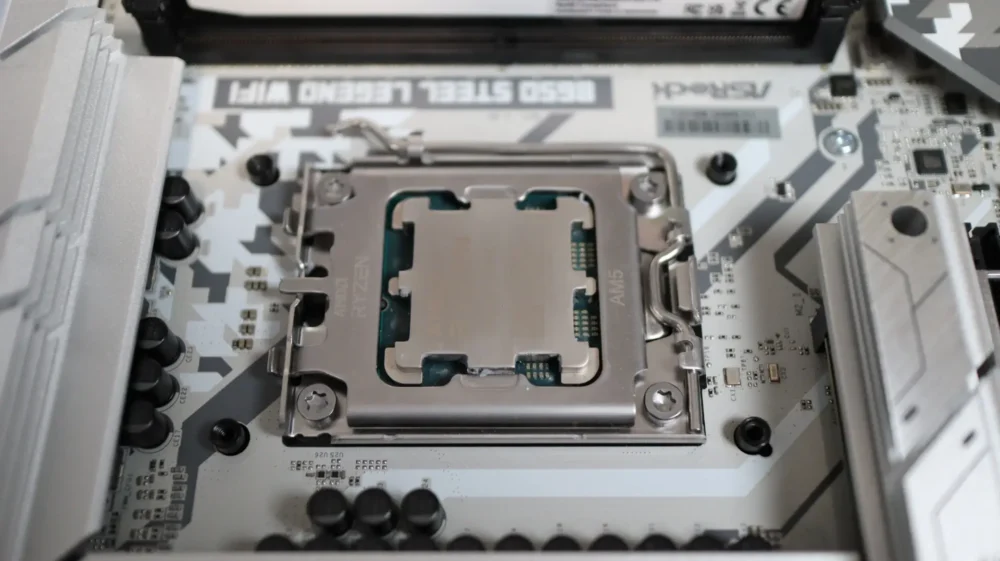 Phantom Gaming 360 LCD