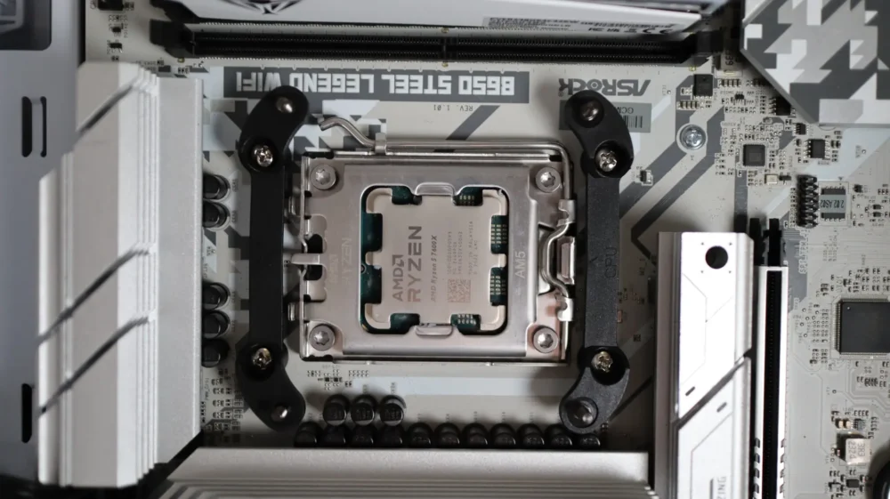 Phantom Gaming 360 LCD