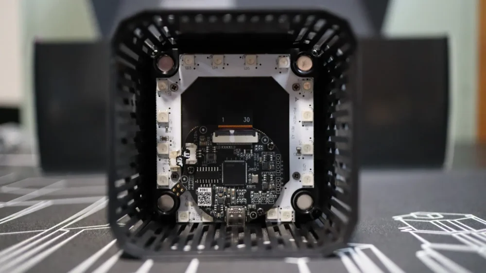 Phantom Gaming 360 LCD