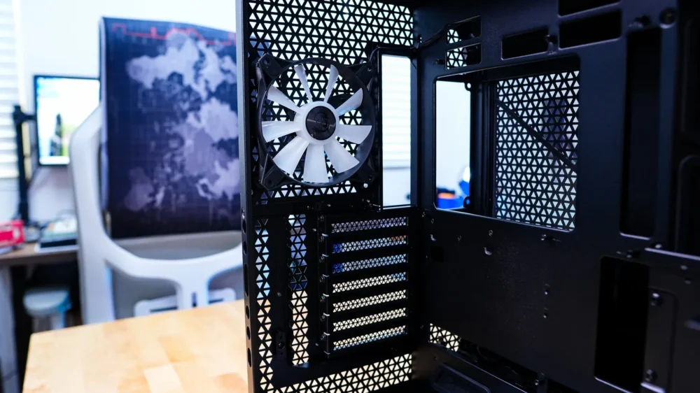 MSI MAG Pano 120R PZ PC Case
