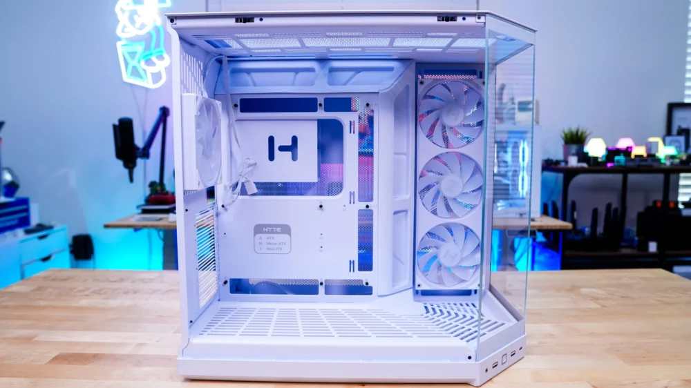 HYTE Y50 RGB Case