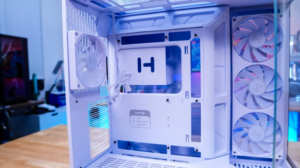 HYTE Y50 RGB Case