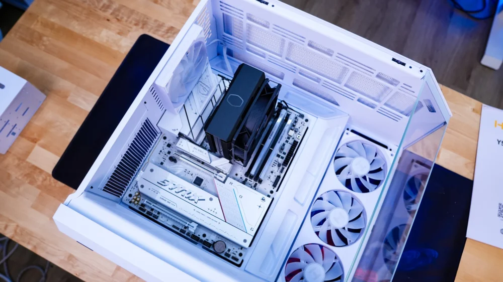 HYTE Y50 RGB Case
