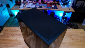 MSI MAG PANO 110R PZ Case