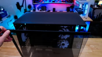 MSI MAG PANO 110R PZ Case