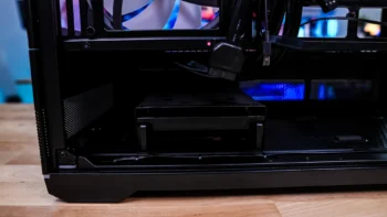 MSI MAG PANO 110R PZ Case