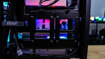 MSI MAG PANO 110R PZ Case