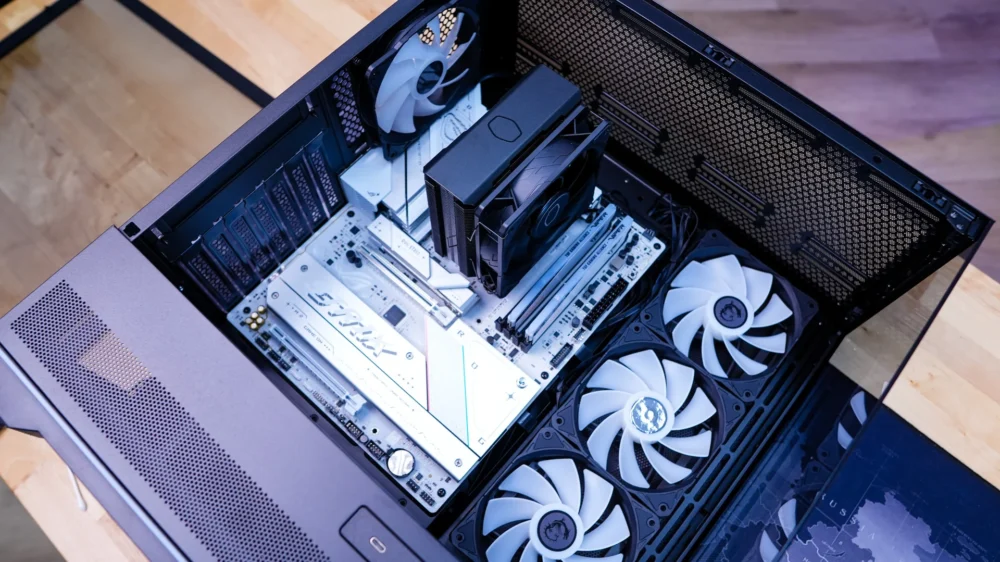 MSI MAG PANO 110R PZ Case