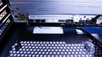 MSI MAG PANO 110R PZ Case