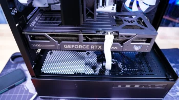 MSI MAG PANO 110R PZ Case
