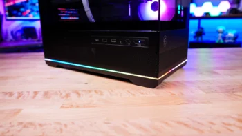 MSI MAG PANO 110R PZ Case