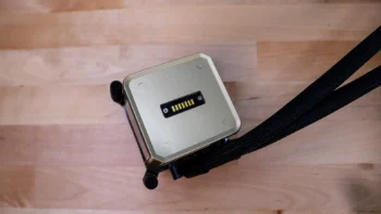 MSI MEG CoreLiquid E15 360 Liquid CPU Cooler