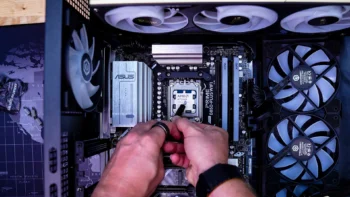 MSI MEG CoreLiquid E15 360 Liquid CPU Cooler